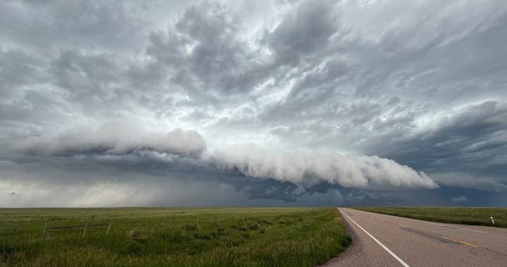 Environment Canada issues tornado warning for parts of Manitoba – Winnipeg