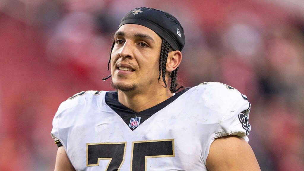 Pro Bowl offensive lineman Andrus Peat announces retirement from NFL at age 32