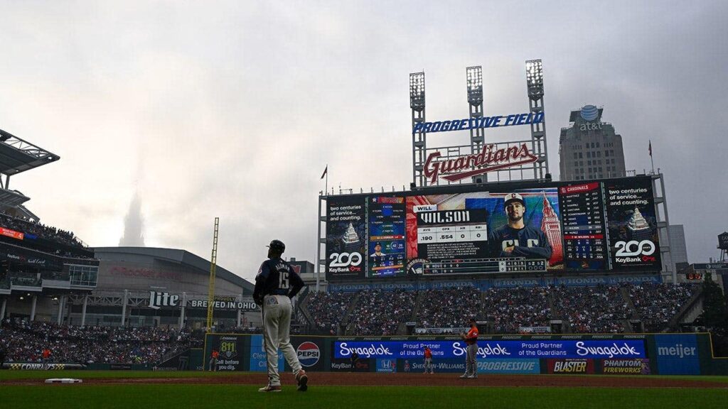 Canada wildfire smoke leads to MLB postponements and roof closures