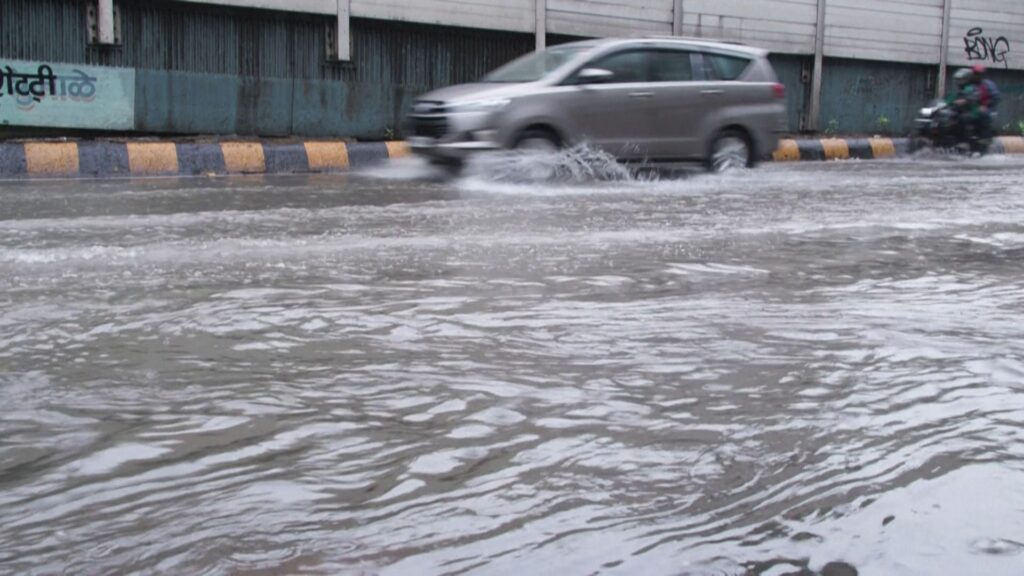 Heavy rain floods Mumbai during intense monsoon spell | Weather