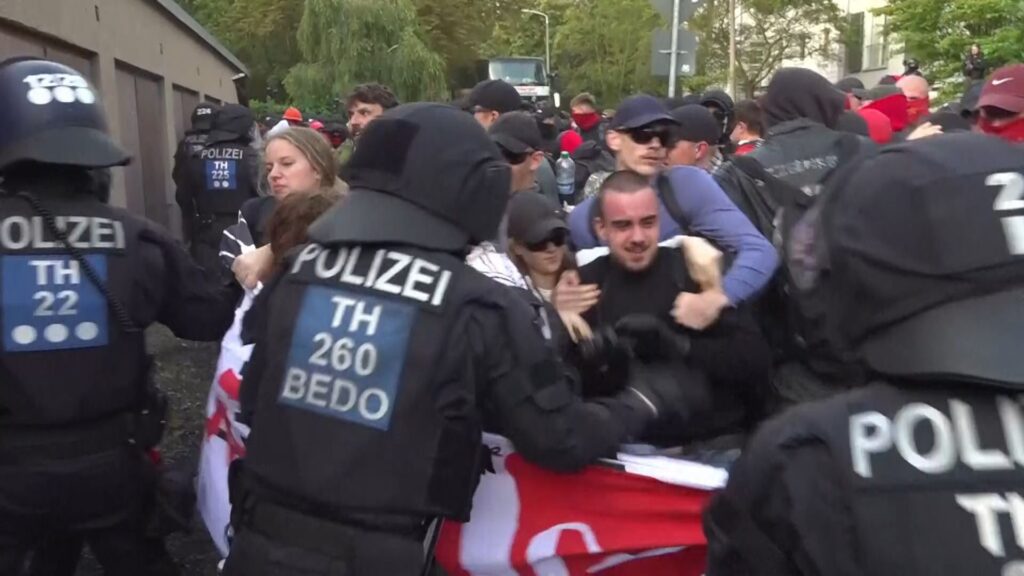 Police clash with protesters outside AfD meeting | Politics