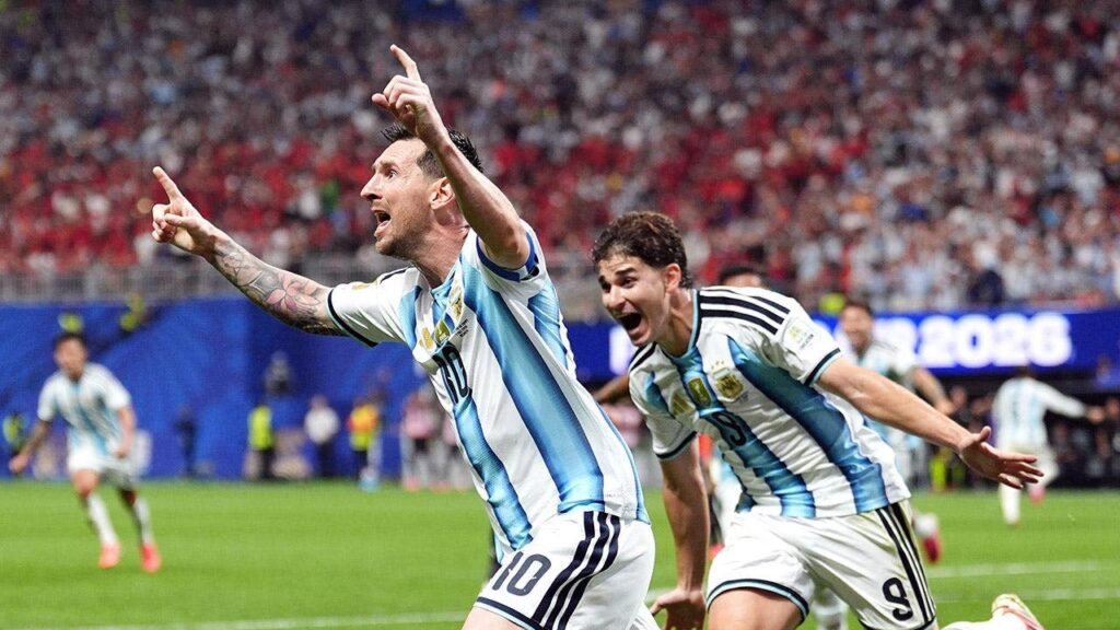 Argentina scores 3 late goals for World Cup comeback win over Egypt