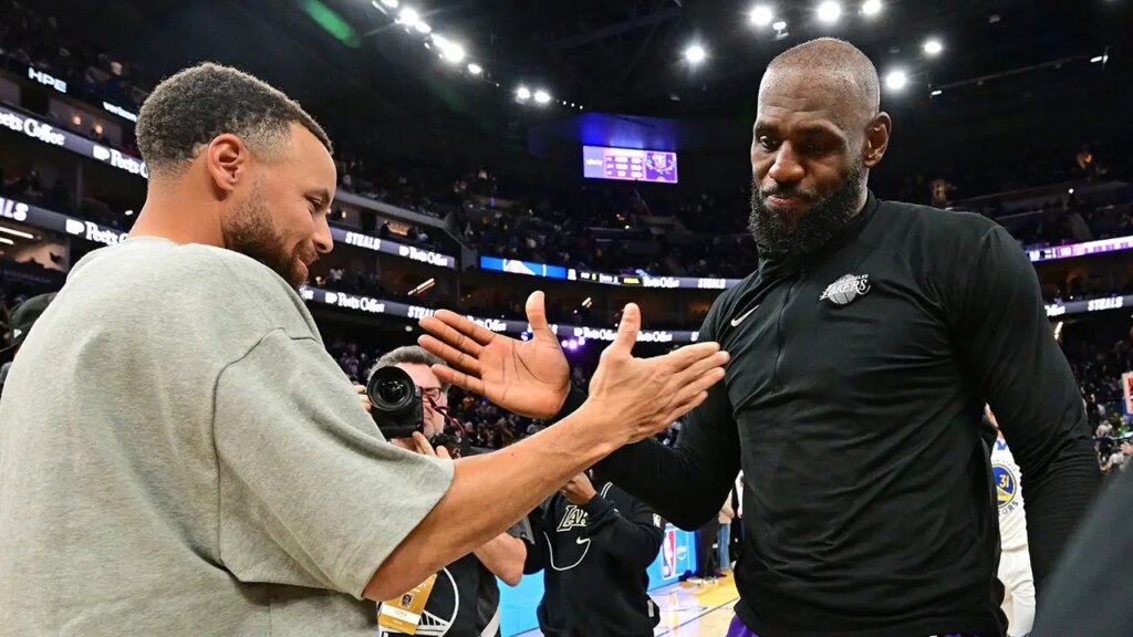 Stephen Curry says Warriors will pursue LeBron James in free agency