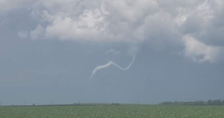 At least 2 tornadoes reported in southwest Saskatchewan: Environment Canada