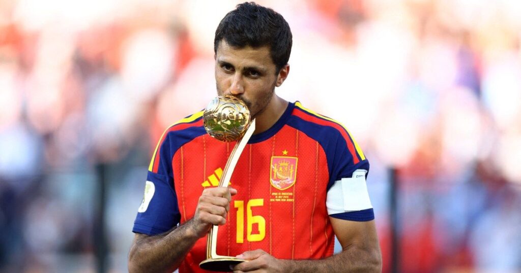 Rodri headed to Barcelona after Man City accepts transfer bid | Football News