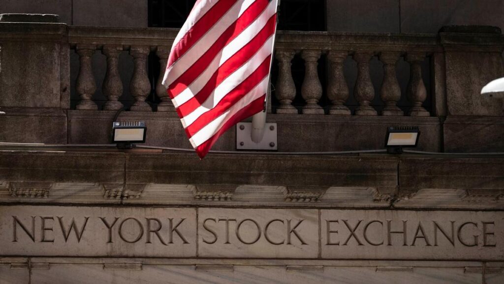 Wall St ticks lower as markets monitor Hormuz situation