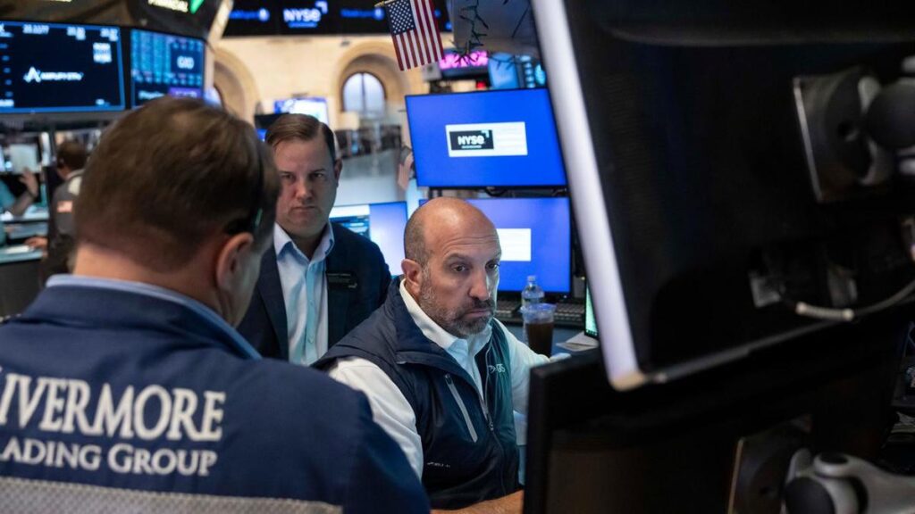 Wall St slips as higher oil prices, Fed bets weigh