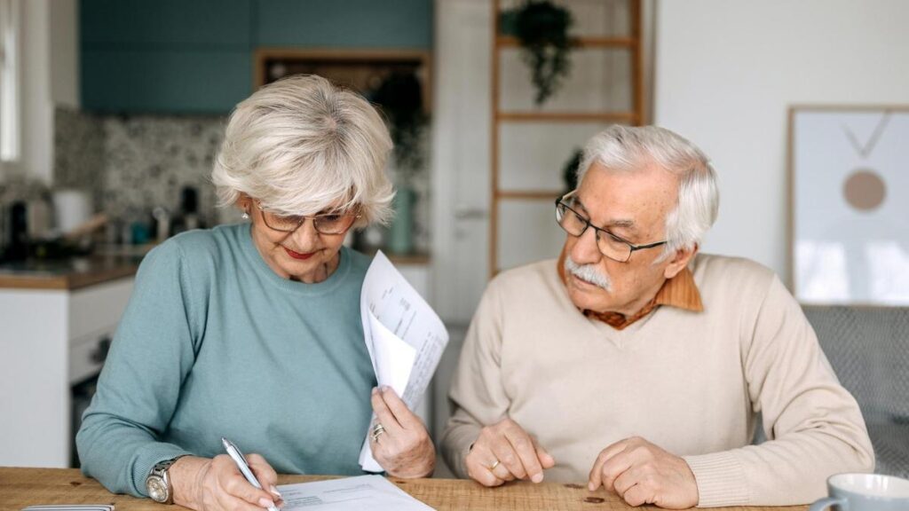 Aged care times fall as Labor nixes debate on anti-algorithm reforms