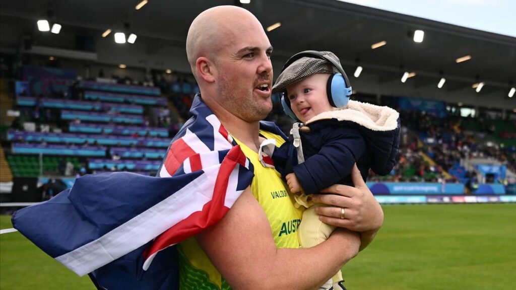 Discus king defends crown as Aussies add more medals