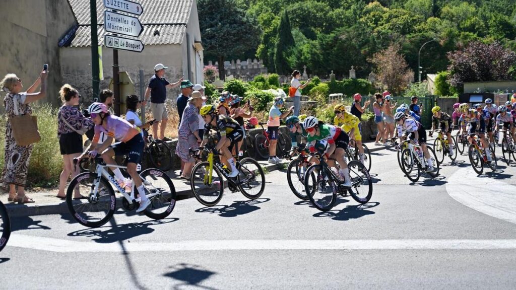 Niewiadoma-Phinney hits front in Tour de France Femmes