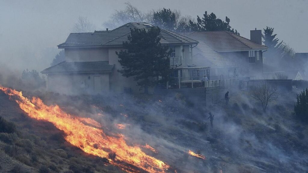 Tens of thousands ordered to evacuate in Nevada