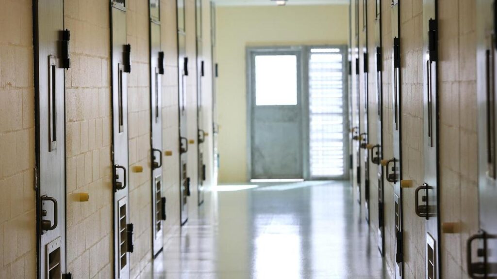 Tough-on-crime state backs 'breach bail, go to jail'