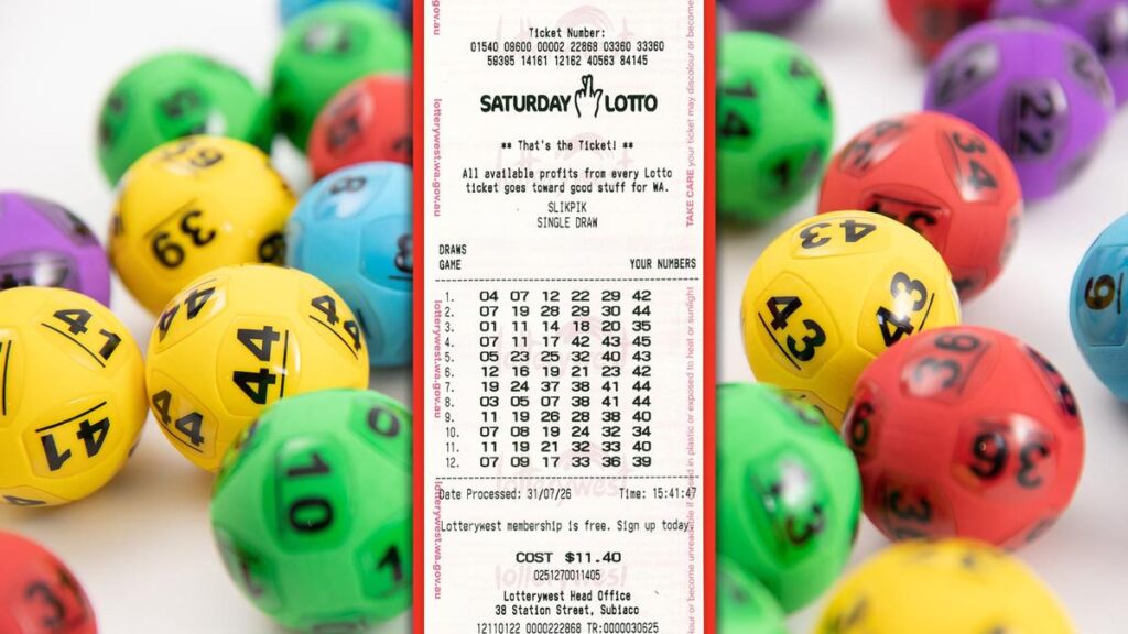 WA construction worker splits $650k Lotto prize with best mate, celebrates by taking wives for Italian feast