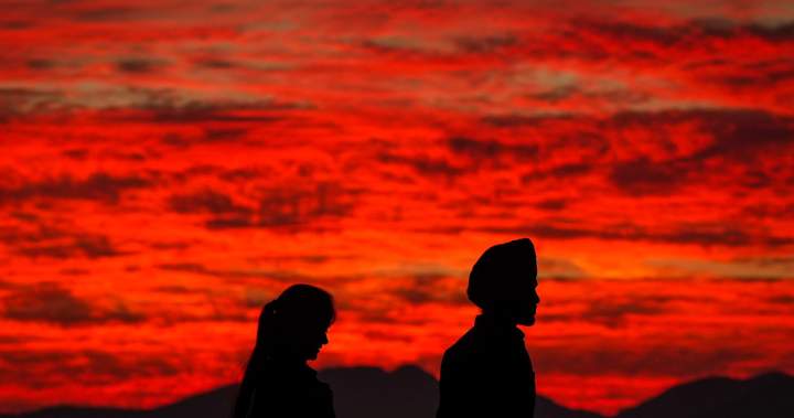 Super El Niño growing ‘faster than we’ve ever recorded’ as wildfires burn – National