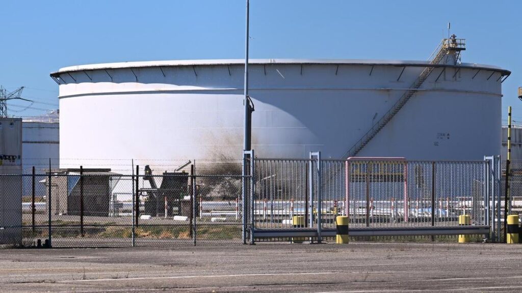 Blast at Dutch port's energy facility leaves one dead