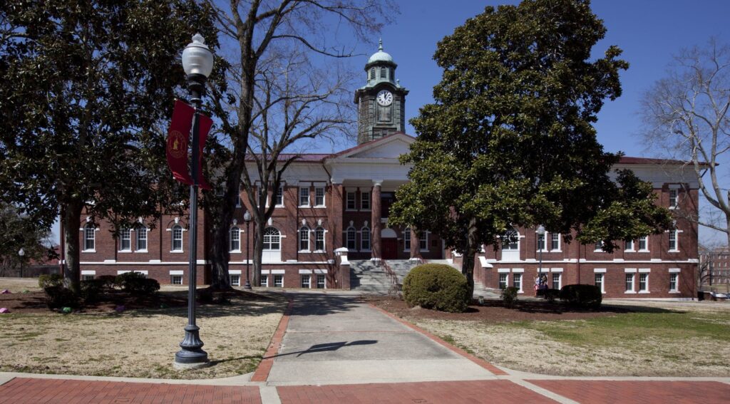 Tuskegee University rolls out dress code banning du-rags and bonnets