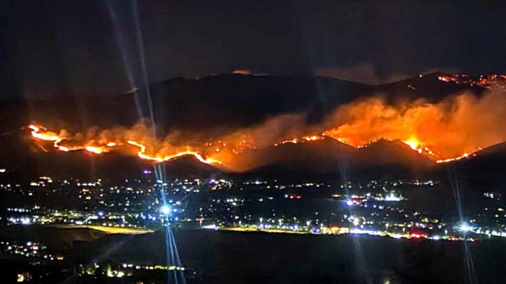 Hawk Fire explodes to 10,500 acres near Reno, forcing evacuations