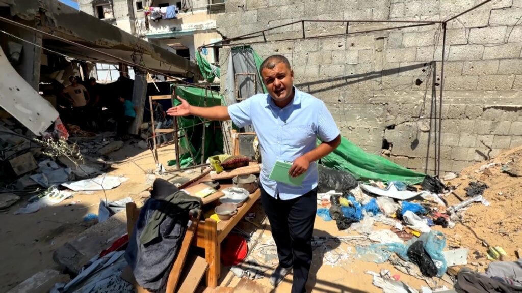 Displaced Palestinians in Gaza face intensifying Israeli strikes | Newsfeed