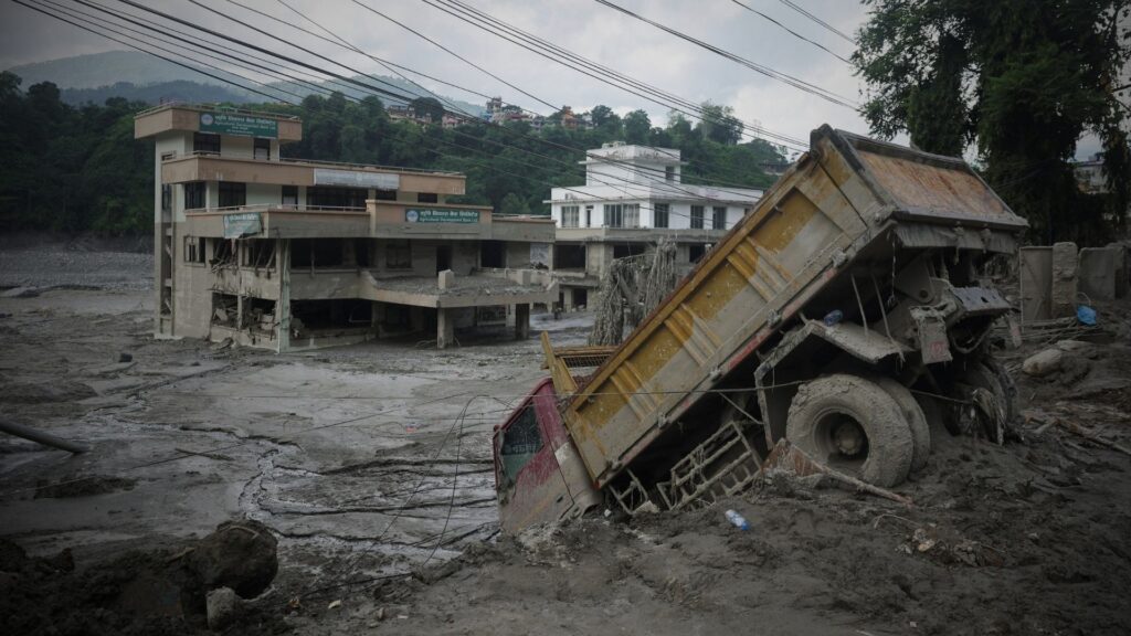 What lessons can be learned from the Nepal-Tibet flood disaster? | Floods News