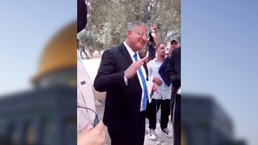 Far-right Israeli Minister Ben-Gvir and settlers storm Al-Aqsa Mosque | Israel-Palestine conflict