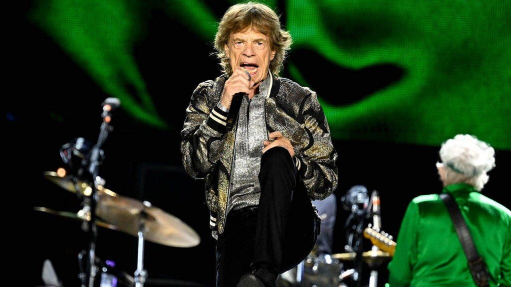Mick Jagger wows fans with dance moves at 83 while partying at club