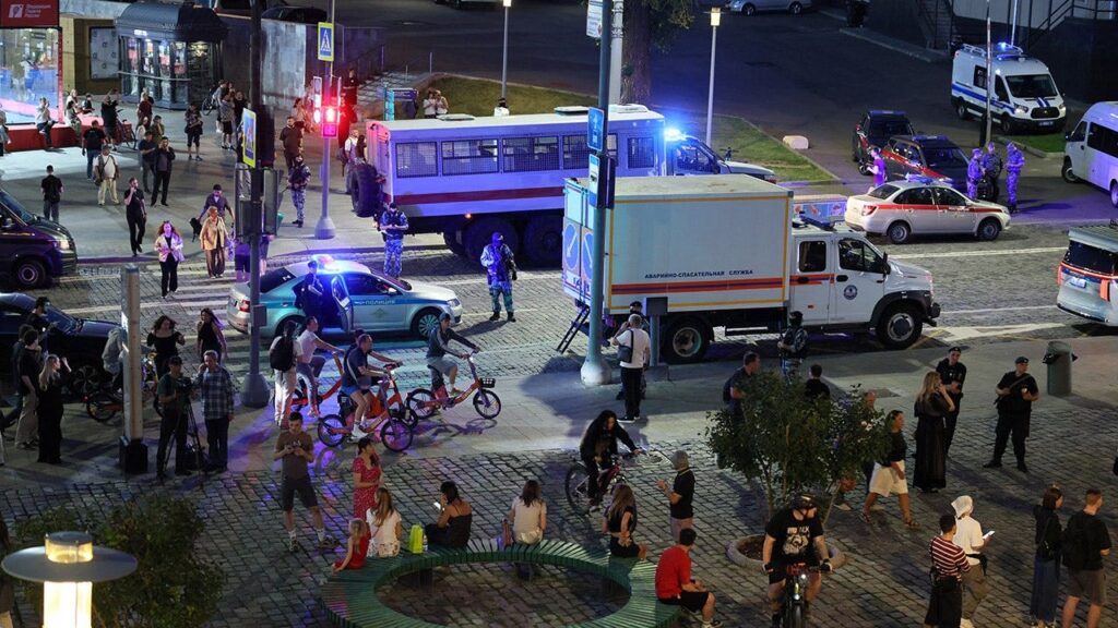 3 killed in explosion at restaurant in central Moscow, more injured