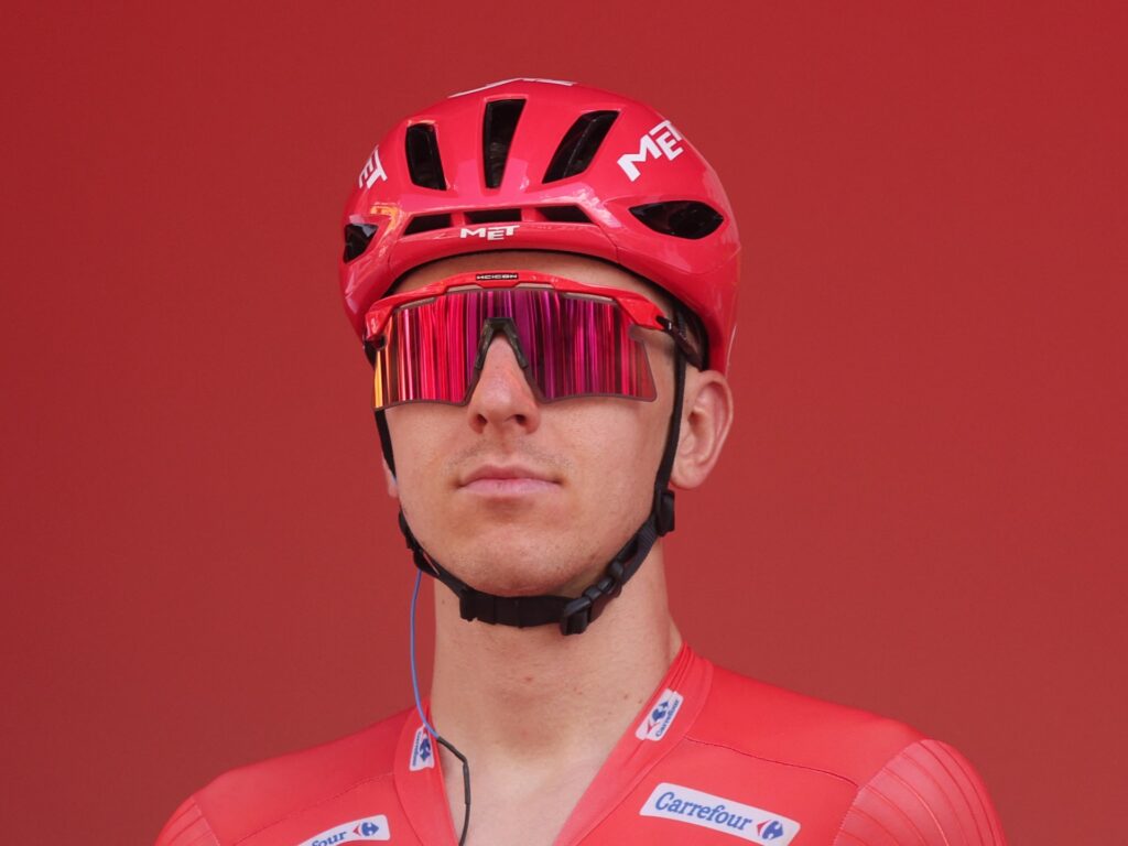 Pogacar to have surgery on broken collarbone after horrific Vuelta crash | Cycling