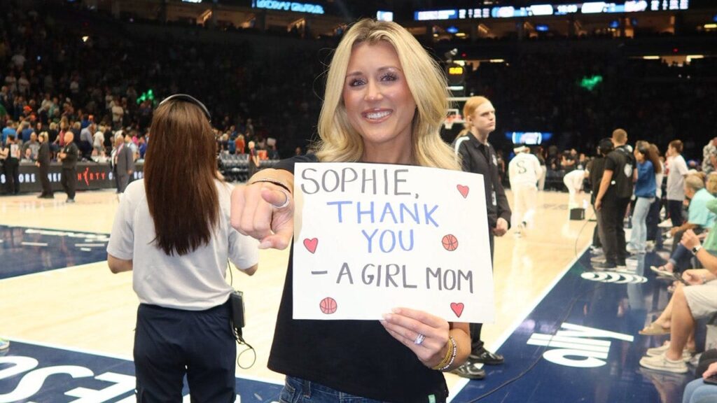 Riley Gaines says Target Center staffer tried to shut down her Sophie Cunningham sign