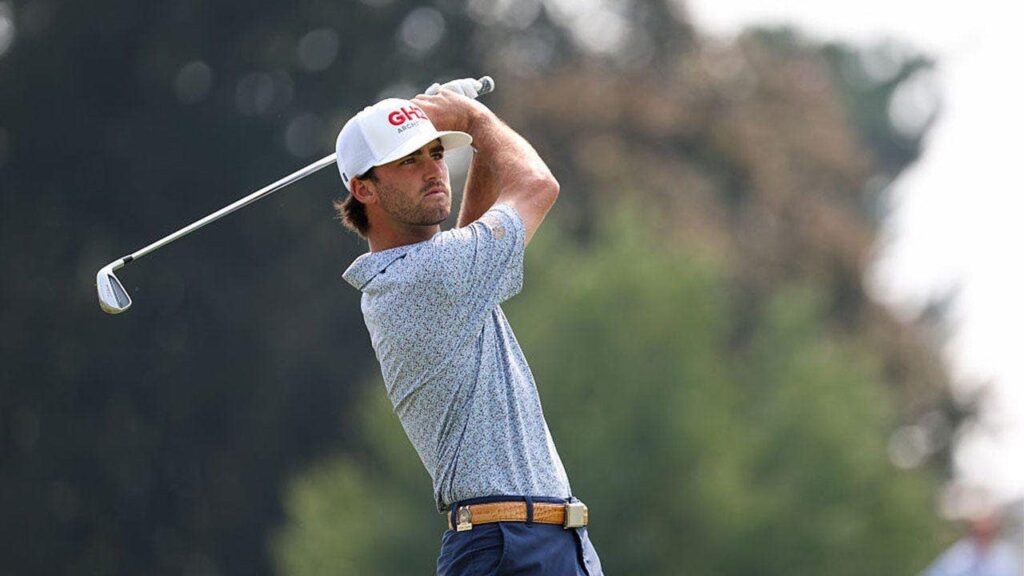 College golfer delivers US Amateur upset with added pressure of having just one extra golf ball