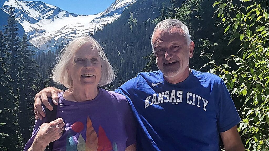 Kansas City man dies at Glacier National Park after rock crashes through Jeep