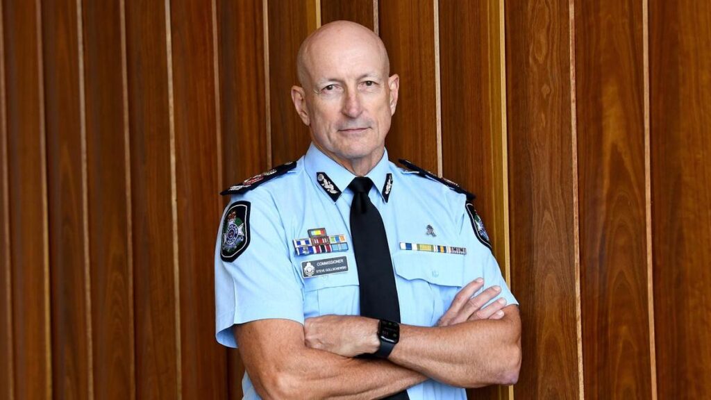 Farewell to 'Golly', a cop's cop and comfort in crisis