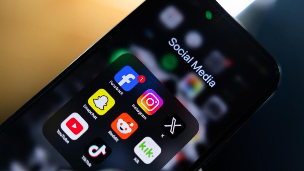 Labor slams parliament’s ‘dawdling’ on social media ban tweaks