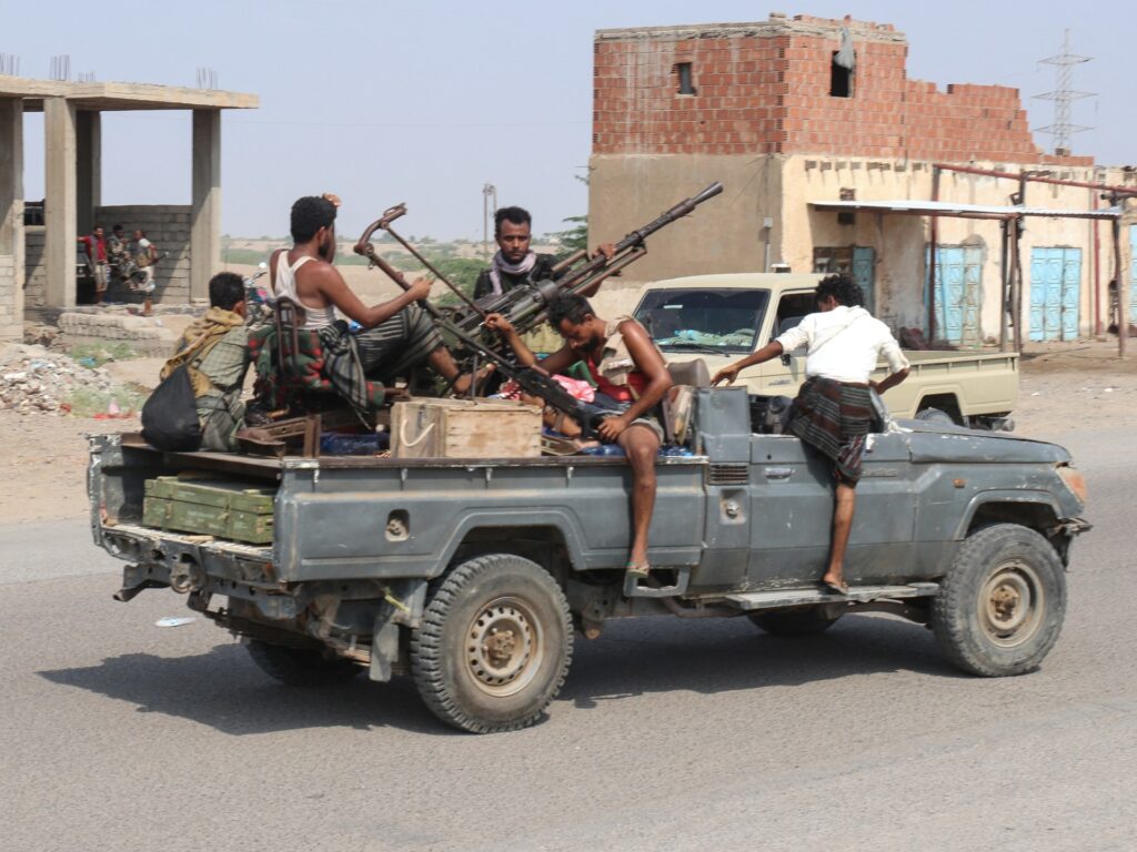 Yemen fighting live: Battles rage between Houthi and Saudi-backed forces