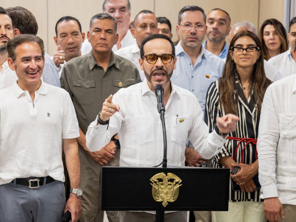 Colombia extradites leader of armed group to US in shift towards Washington | Crime News