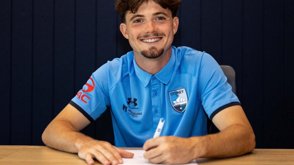 Teen star James Overy swaps Manchester United for Sydney FC with Socceroos ambition