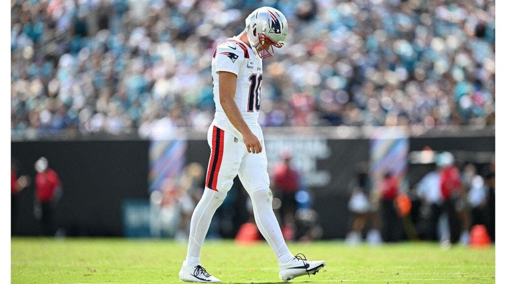 Patriots’ Drake Maye ‘looking myself in the mirror’ as game has completely collapsed since AFC Championship