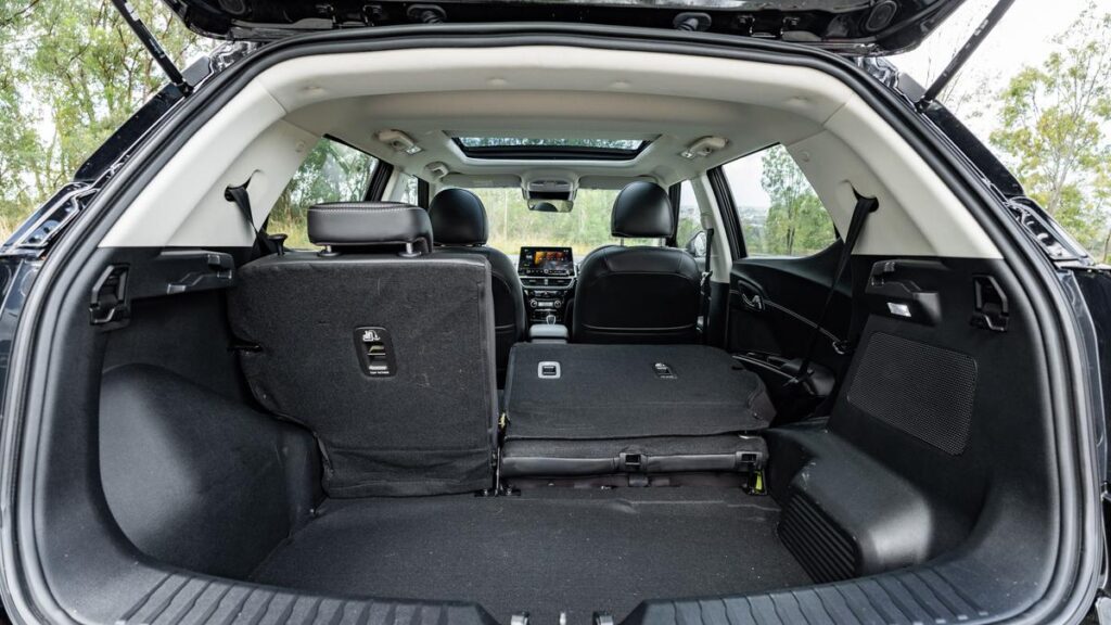 2027 Mahindra XUV 3XO Black Anniversary Edition review