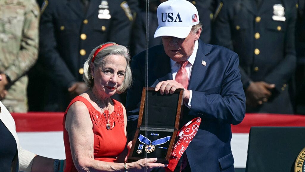 Trump posthumously awards Medal of Freedom to 9/11’s ‘man in red bandana’