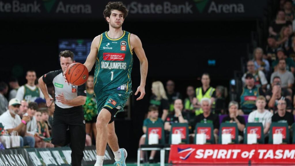JackJumpers crush Bullets 106-85 to stay top of NBL