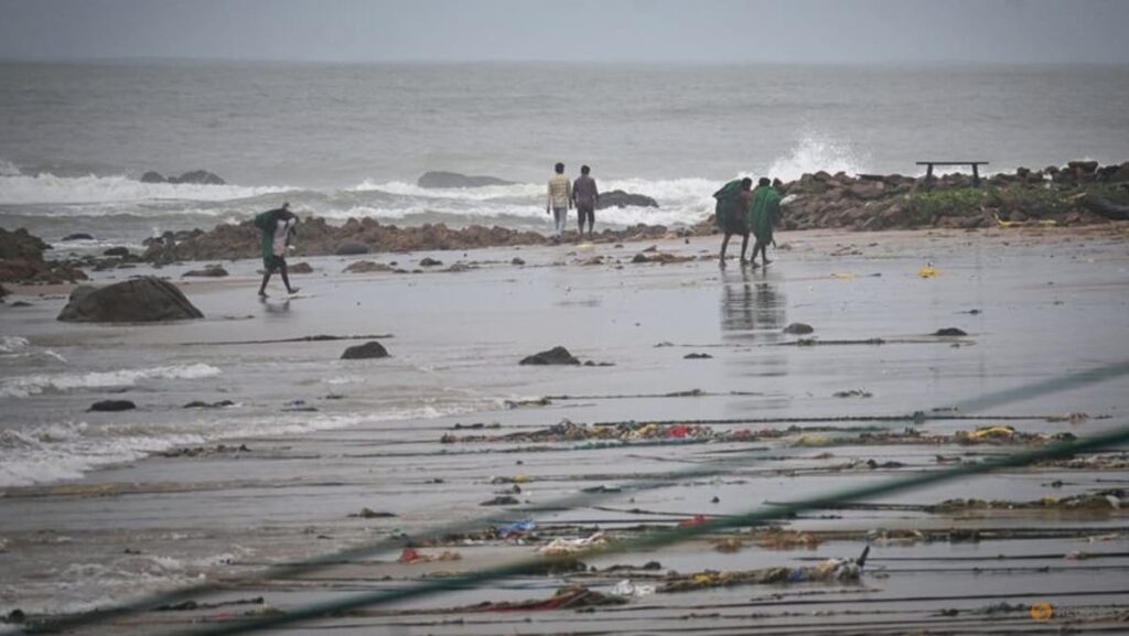 Six killed in cyclone off India’s eastern coast
