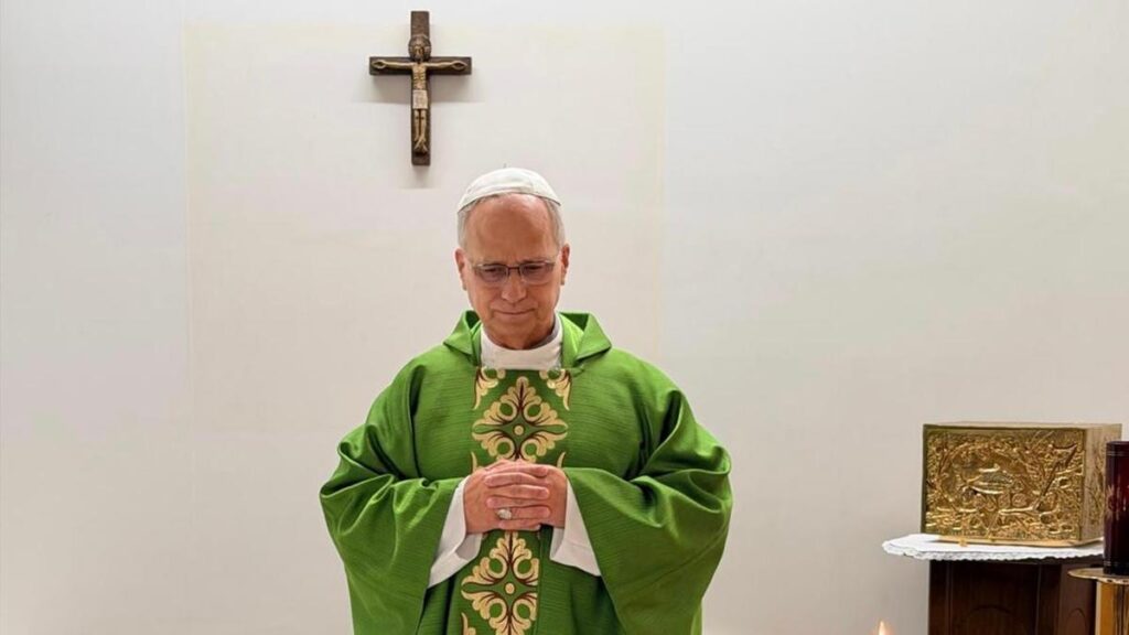 Pope Leo to lead Sunday prayers after lung surgery