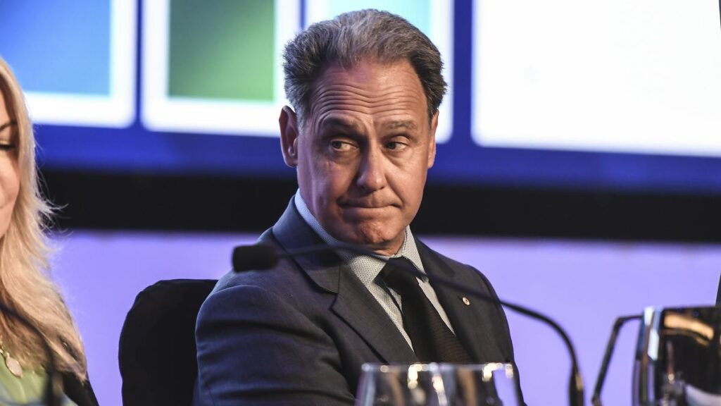 Pressure mounts from proxy heavyweights ISS and CGI Glass Lewis to oust Mark Barnaba from Fortescue board