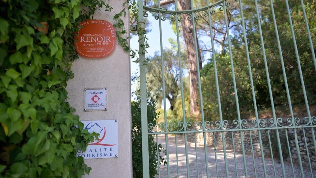 Arrests in France as stolen Renoir paintings found
