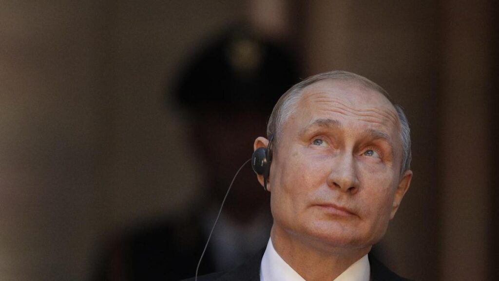 Putin agrees to Pope's plea for aid for Ukraine town