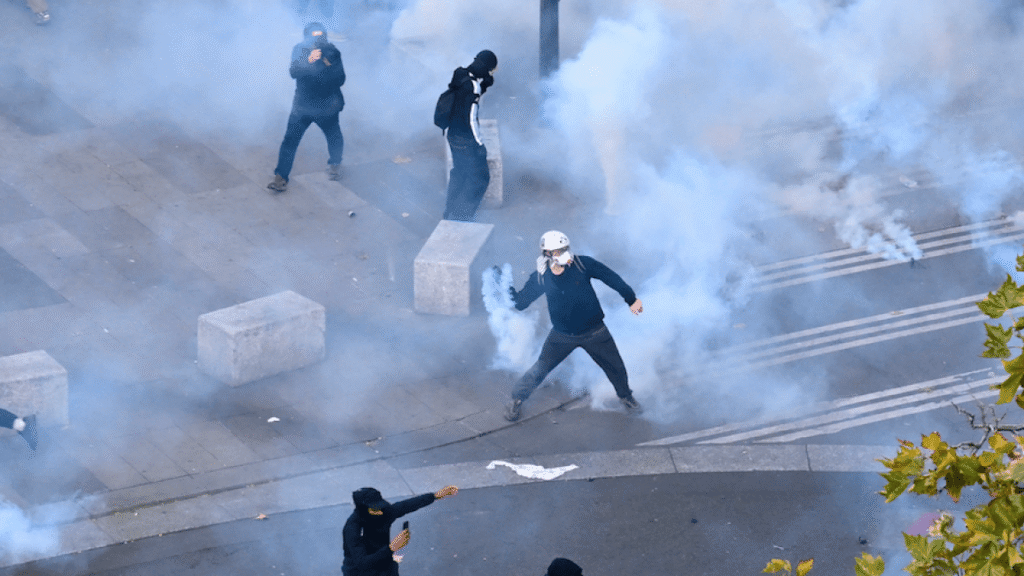 Al Jazeera reports from Paris as protests turns violent | Police