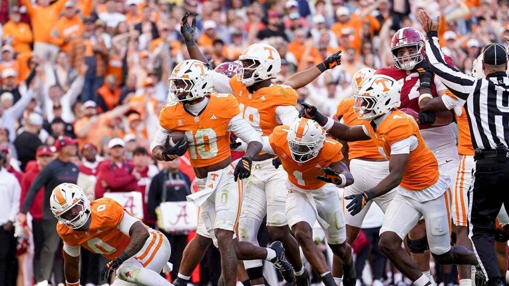 Tennessee dominates as Alabama suffers first back-to-back regular-season losses in nearly two decades