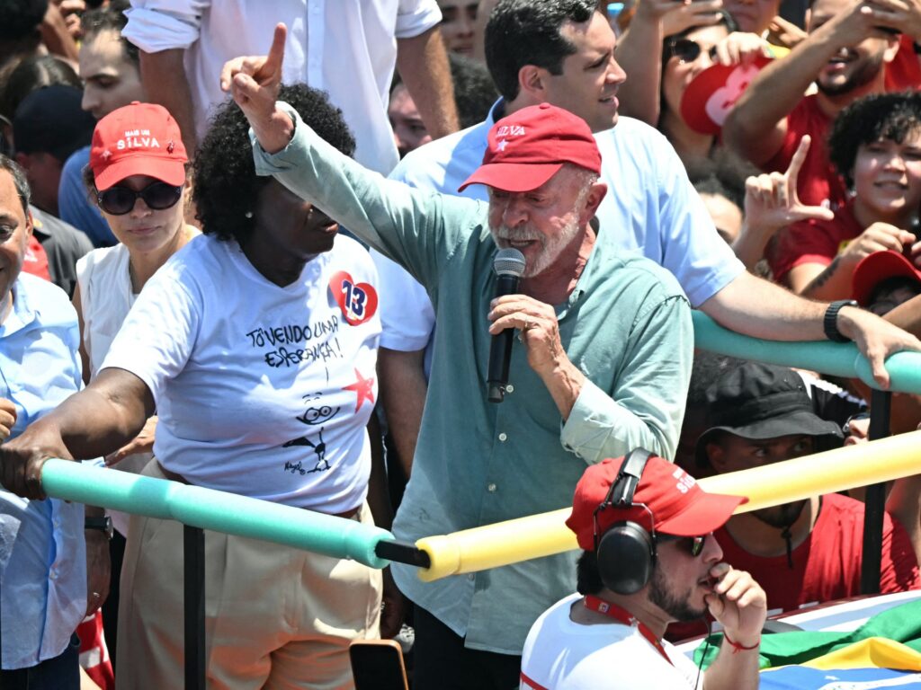Brazil’s Lula, Bolsonaro draw thousands to election-eve rallies | Elections News