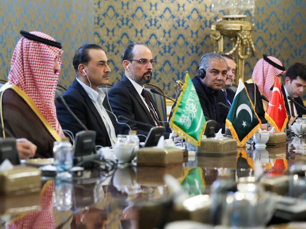 Mecca defence alliance members in Tehran to defuse Iran-US, Yemen tensions | US-Israel war on Iran News