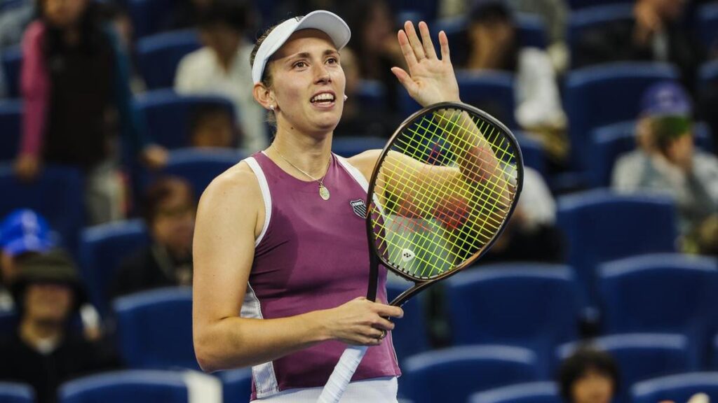 Mertens stuns Swiatek to set up semi-final with Zheng