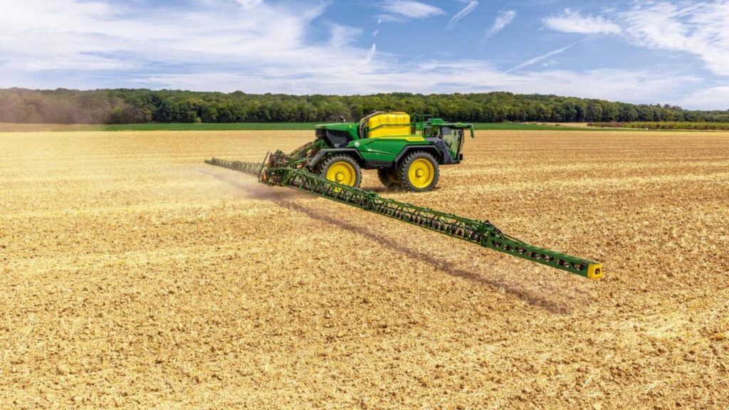John Deere is introducing its 500R self-propelled sprayer to the Australian market